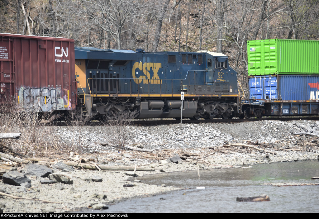 CSX 921